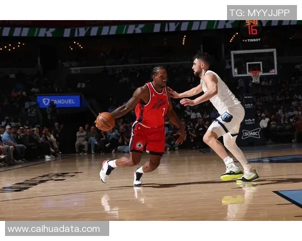 CCTV52017勇士与快船激战回顾精彩瞬间与赛场亮点分析