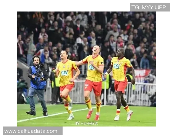 法国杯激战甘冈对决里昂谁能晋级下一轮精彩对抗即将上演