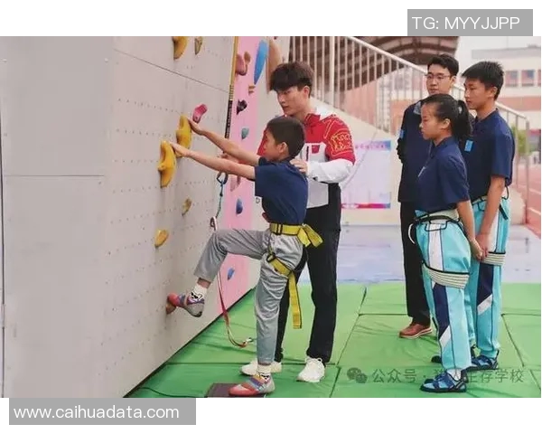 武汉攀岩队在城市马拉松中的技术表现与竞技精神全面点评 武汉攀岩队在城市马拉松中的技术表现与竞技精神全面点评