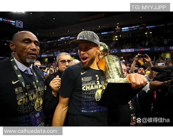 篮球明星崛起之路：从默默无闻到璀璨星光的奋斗故事